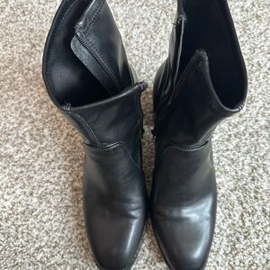 Crown & Ivy Black Heeled Boots Classic Design